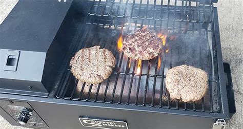hamburger-temperature-and-grilling-guide-smoked image