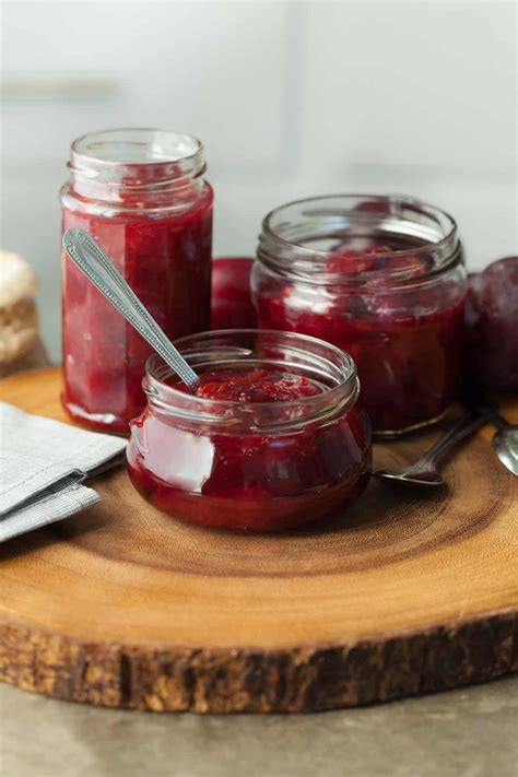 easy-plum-jam-gourmande-in-the-kitchen image