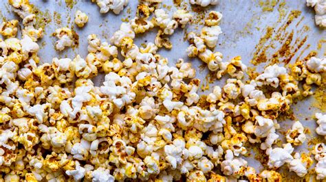 11-popcorn-recipes-to-take-your-movie-night-to-the image