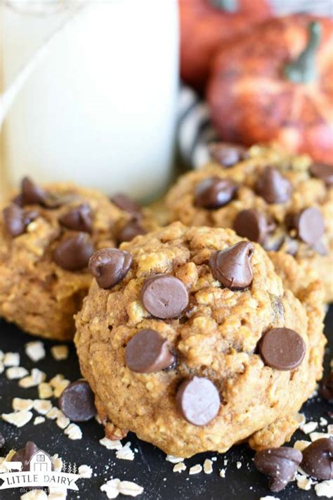 pumpkin-oatmeal-chocolate-chip-cookies-pitchfork image