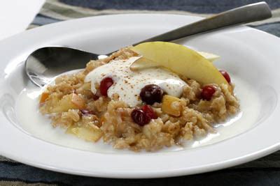 cranberry-apple-oatmeal-recipe-country-grocer image