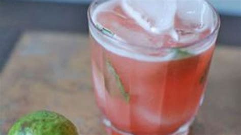 guava-basil-daiquiri-recipe-tablespooncom image