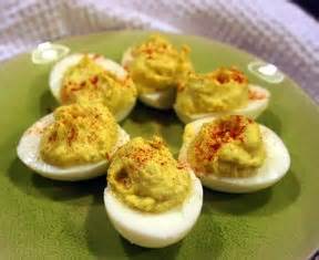 moms-deviled-eggs-recipe-recipetipscom image