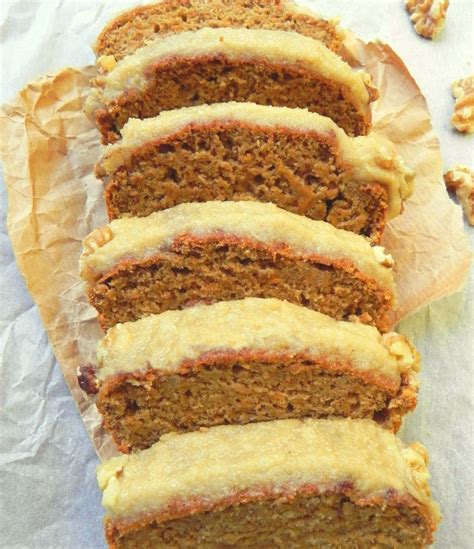 healthy-vegan-carrot-cake-with-cream-cheese-icing image