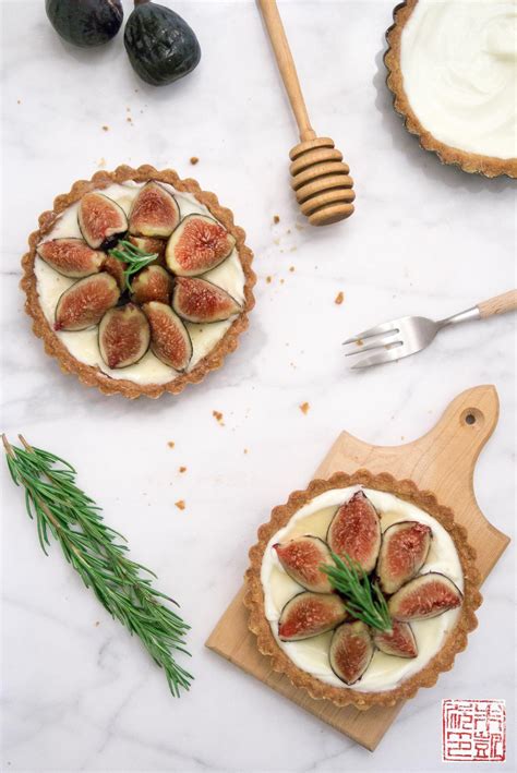 fresh-fig-mascarpone-tart-in-cornmeal-crust-dessert image