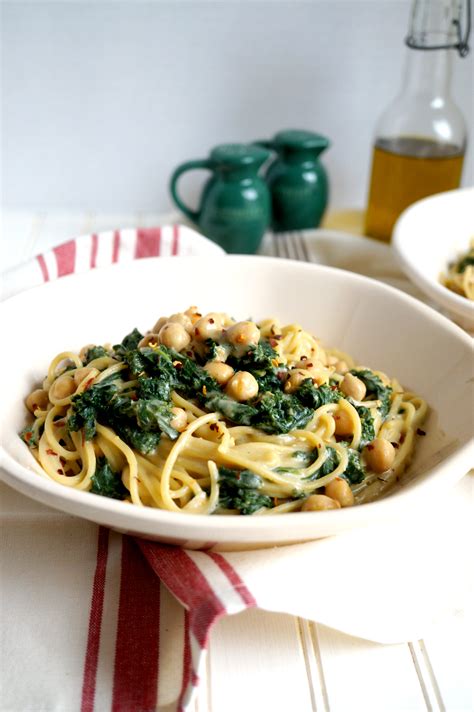 creamy-vegan-kale-chickpea-pasta-the-baking-fairy image