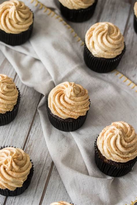 chocolate-pumpkin-cupcakes-with-pumpkin-spice-frosting image