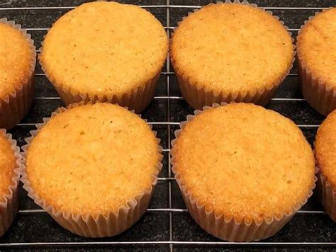 sweet-cornbread-muffins-recipe-bread-dad image