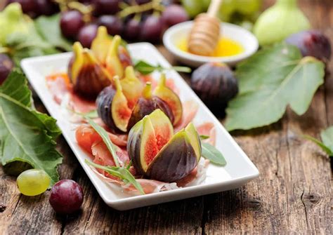figs-wrapped-in-prosciutto-ham-a-beautifully-fancy-dinner-starter image