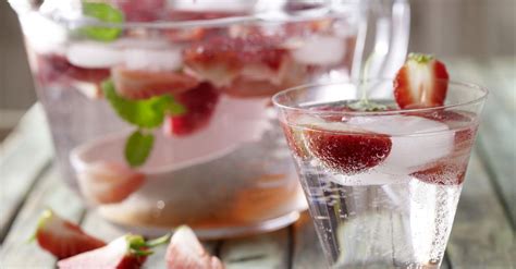 non-alcoholic-strawberry-punch-recipe-eat-smarter-usa image
