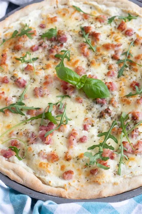 best-pizza-bianca-white-pizza-effortless-foodie image