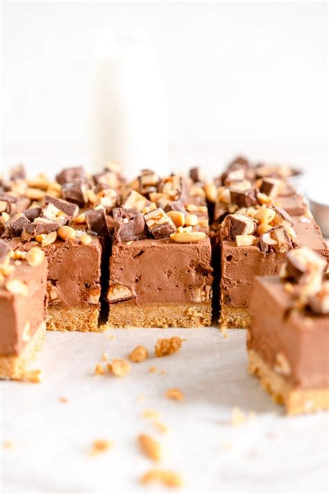 no-bake-snickers-chocolate-cheesecake image