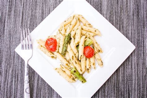 asparagus-pesto-pasta-with-roasted-tomatoes-daily image