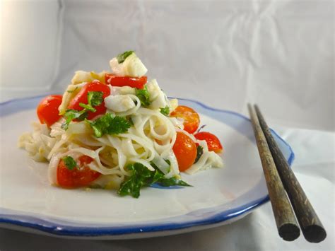 asian-noodle-salad-with-sous-vide-crab image