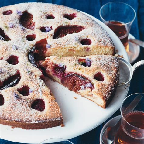 raspberry-and-fig-cake-recipe-mehmet-grs-food image