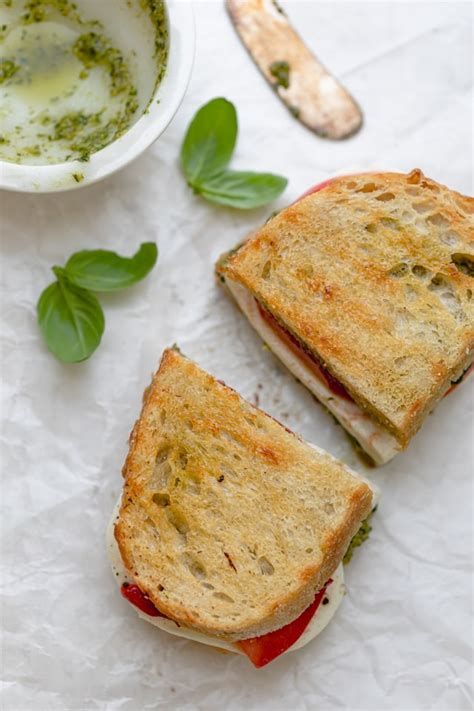 grilled-mozzarella-sandwich-feelgoodfoodie image