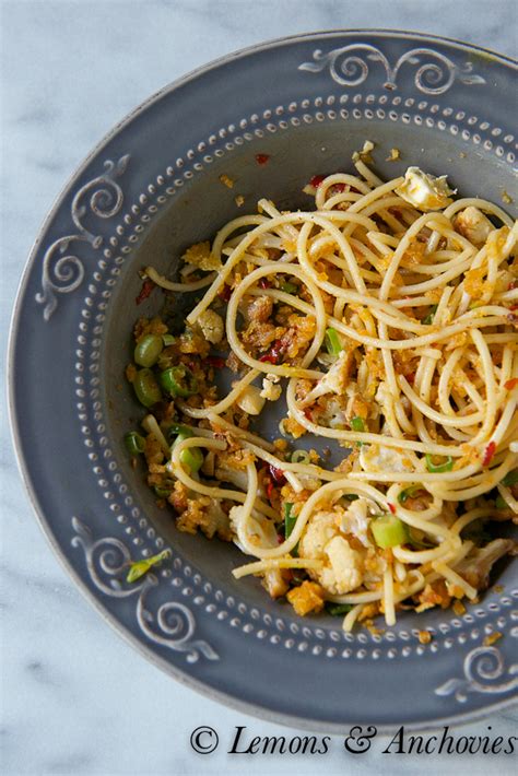 spicy-roasted-cauliflower-pasta-with-bread-crumbs image