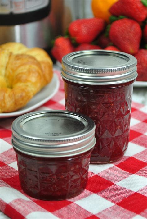 instant-pot-strawberry-jam-3-ingredients-my image