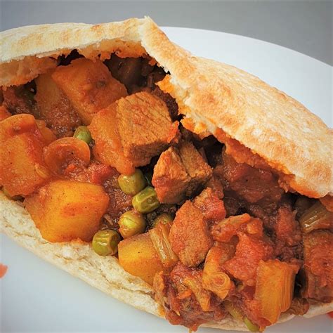 leftover-lamb-curry-in-pita-bread-foodle-club image