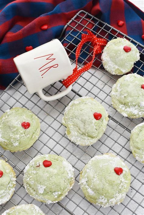 pistachio-meltaway-cookies-grinch-style-sizzling-eats image