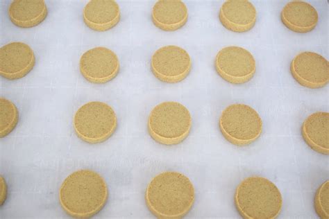 nan-e-nokhodchi-persian-chickpea-flour-cookies image