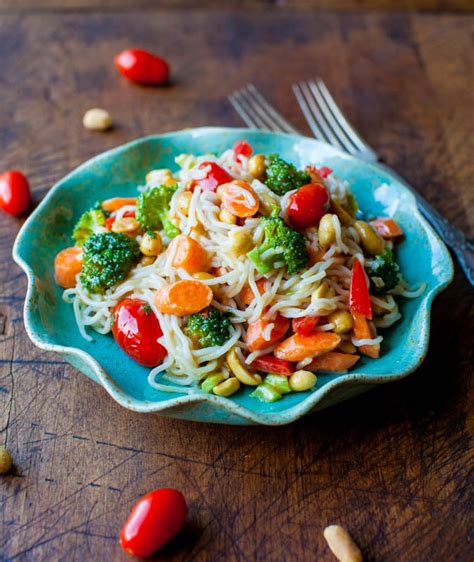 peanut-noodles-with-mixed-vegetables-and-peanut image
