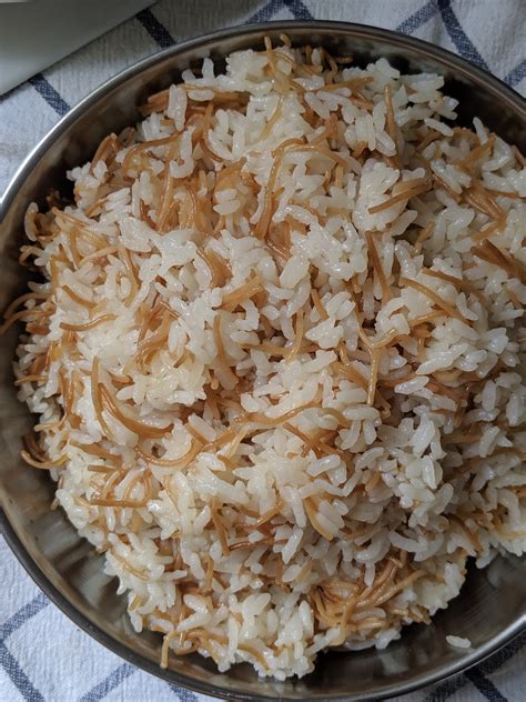 egyptian-rice-with-vermicelli-roz-bil-shareya-am-what-i-eat image
