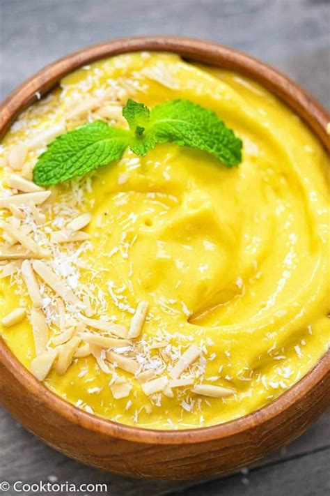 mango-smoothie-bowl-cooktoria image