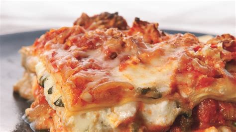 lasagna-with-turkey-sausage-bolognese-recipe-bon image