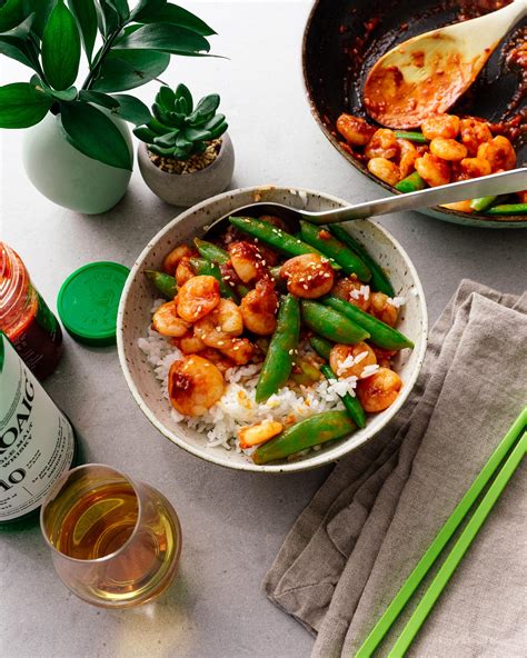 15-minute-spicy-shrimp-and-snap-pea-stir-fry-i-am-a image