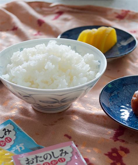 how-to-cook-rice-the-japanese-way-recipetin-japan image