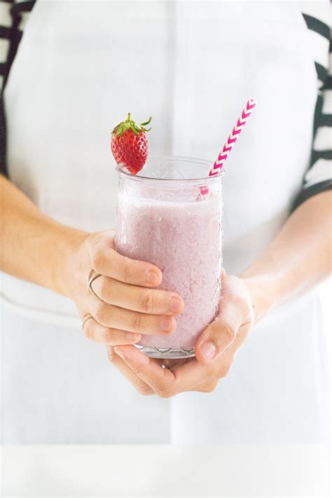 mixed-berry-yogurt-smoothie-eat-good-4-life image