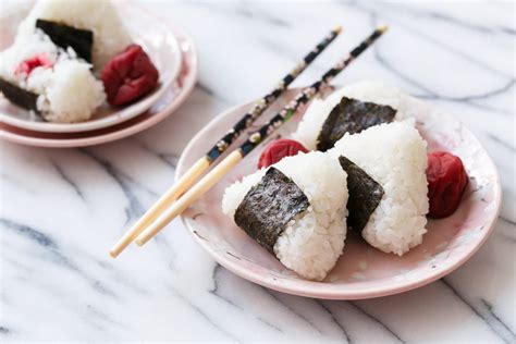 umeboshi-onigiri-rice-balls-with-japanese-salt-plums image