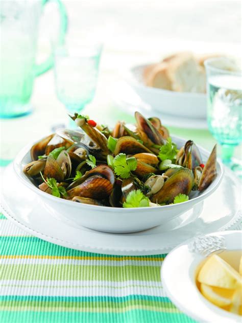 mussels-in-ginger-coriander-and-garlic-healthy-food image