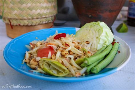 thai-green-papaya-salad-recipe-สมตำ-thai-street image