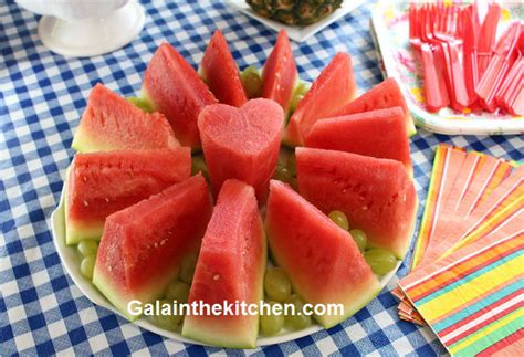 5-easy-and-fancy-ideas-how-to-cut-a-watermelon-for image