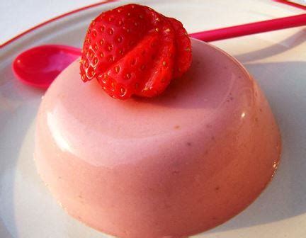 flan-de-fresas-strawberry-flan-spain-recipescom image