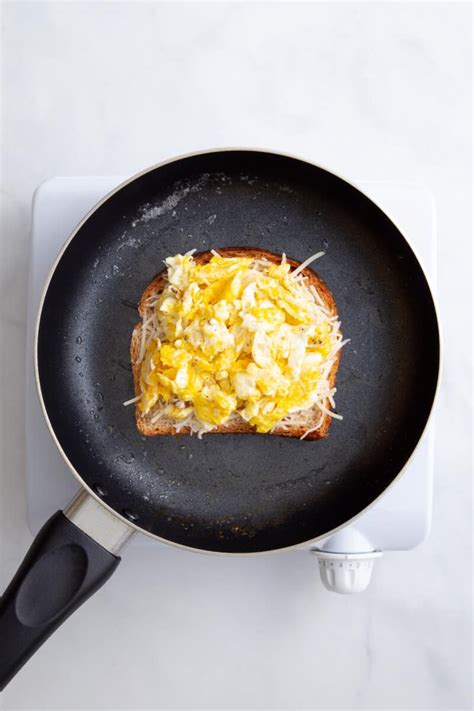 easy-scrambled-egg-sandwich-all-things-mamma image