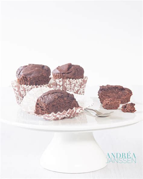 lactose-free-chocolate-cupcakes-by-andrea-janssen image