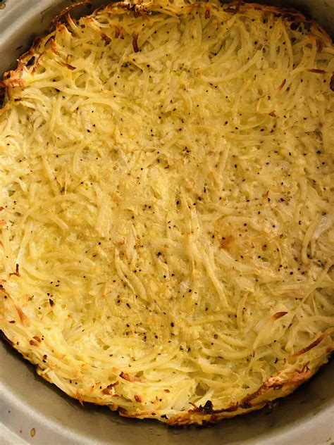cauliflower-cheese-pie-with-grated-potato-crust-what image