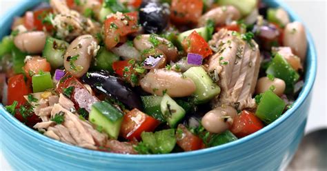 mediterranean-tuna-and-white-bean-salad image
