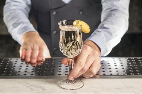 how-to-make-the-vesper-the-cocktail-with-a-twist-fine image