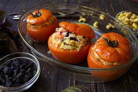 rice-stuffed-tomatoes-greek-flavored-gourmandelle image