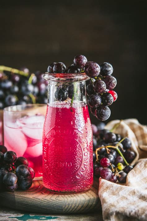how-to-make-grape-juice-the-easiest-way-the image