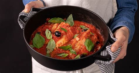 5-ingredient-one-pan-tomato-braised-cod image