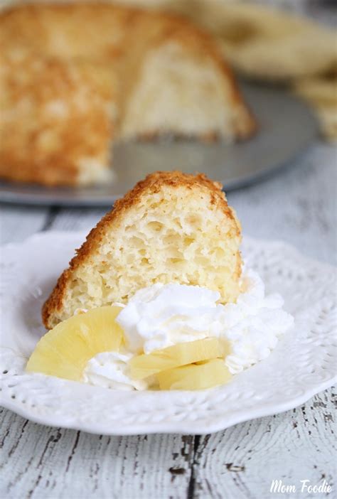 crushed-pineapple-dump-cake-recipe-two-ingredient image