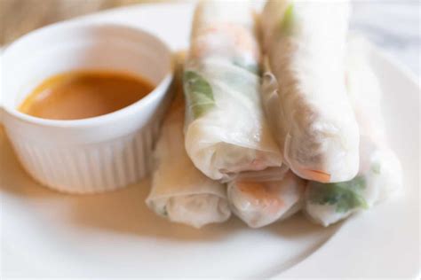easy-authentic-vietnamese-spring-rolls-gỏi-cuốn image