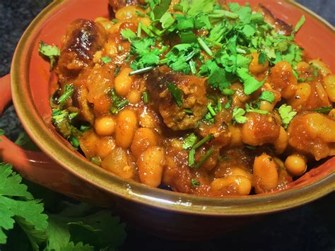 sausage-with-baked-beans-curry-south-african-food image