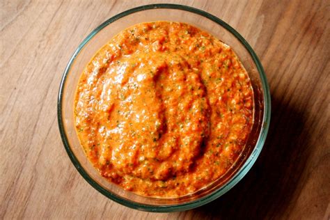 roasted-red-pepper-pesto-and-how-to-serve-it image