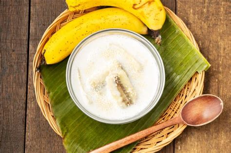 bananas-in-coconut-milk-kluay-buad-chee-asian image